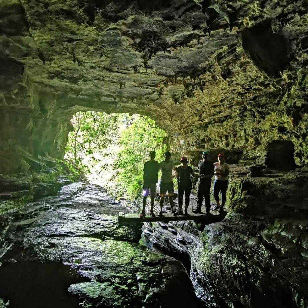 cueva del choco Gámbita Santander espeleismo cascadas