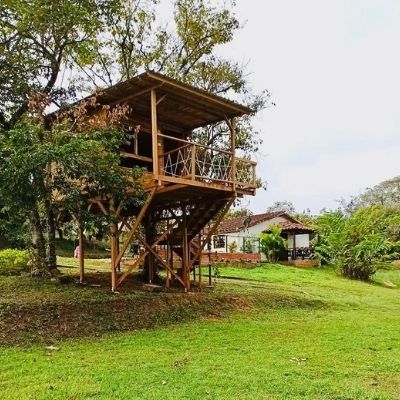 cabaña romántica Santander y casa en el árbol