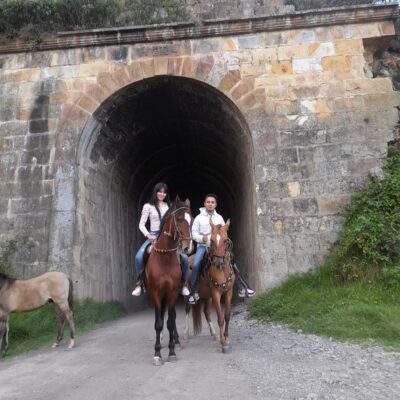 Aventura en Glamping con Jacuzzi y Cabalgata en Fuquene y Susa