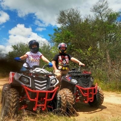planes para hacer en pareja cerca a Bogotá con cuatrimotos